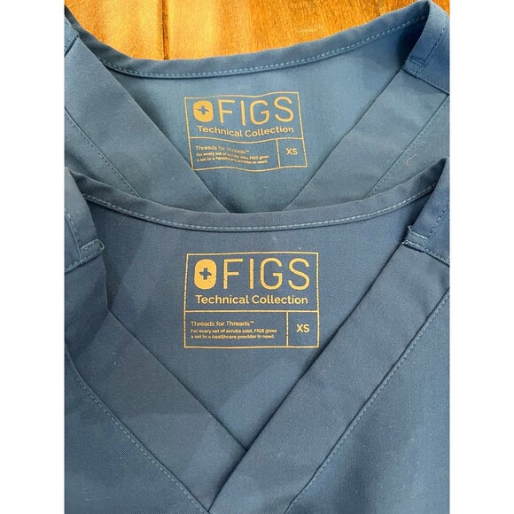 Figs Leon Three Pocket Scrub Top Royal Blue size XS Lot of 2 - Picture 9 of 12